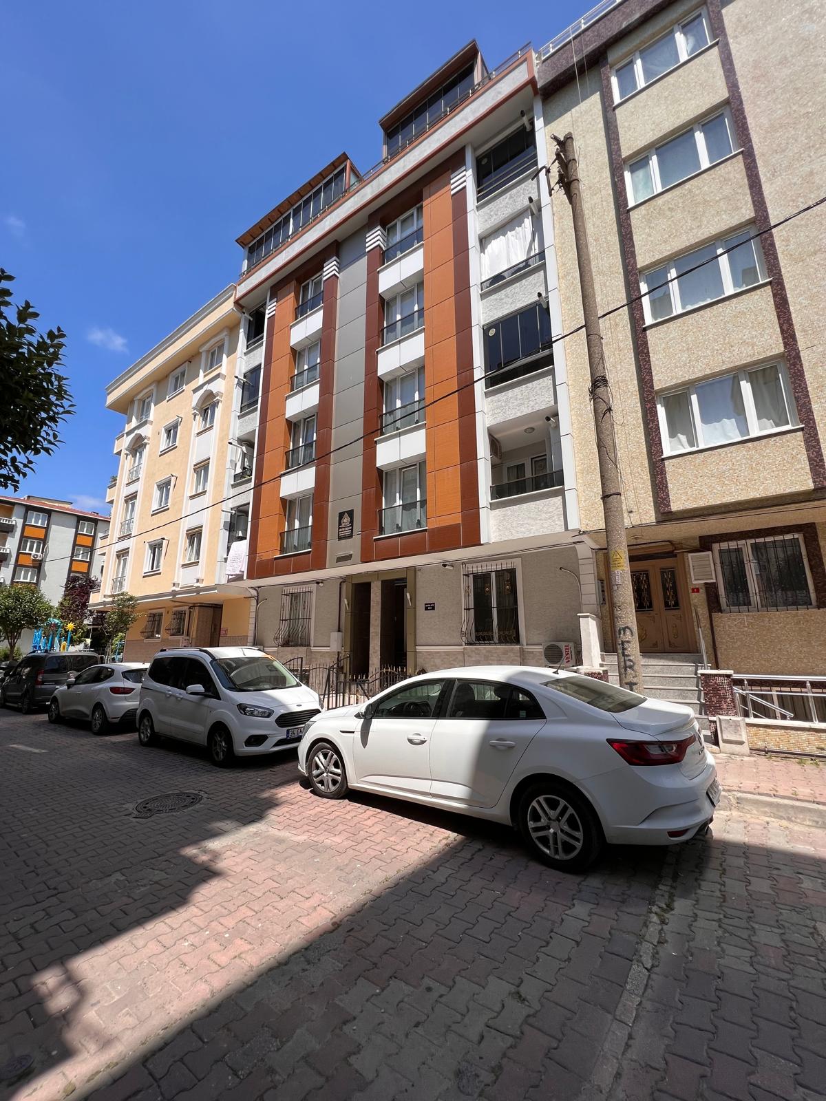 5 - SEVİM SOKAK - AKYOL APT. - 2