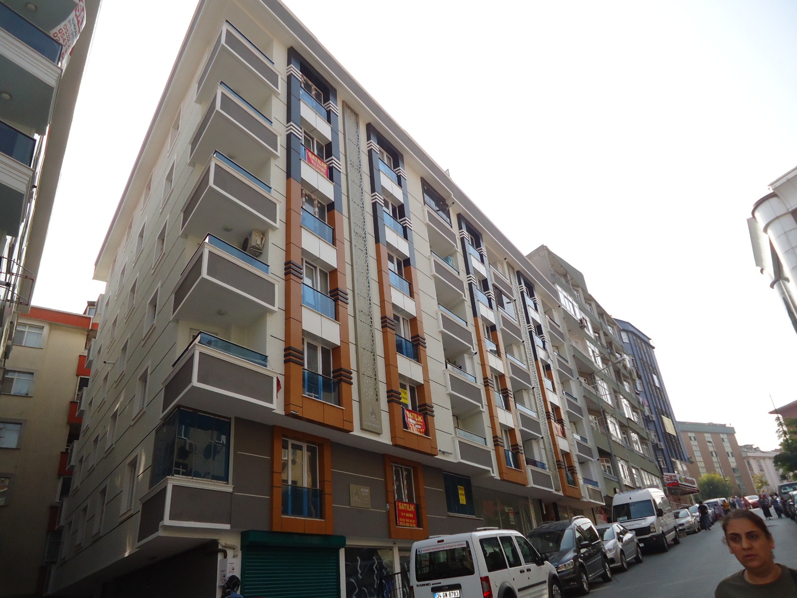 HASTANE CADDESİ NO:4/8 - HUZUR APT.